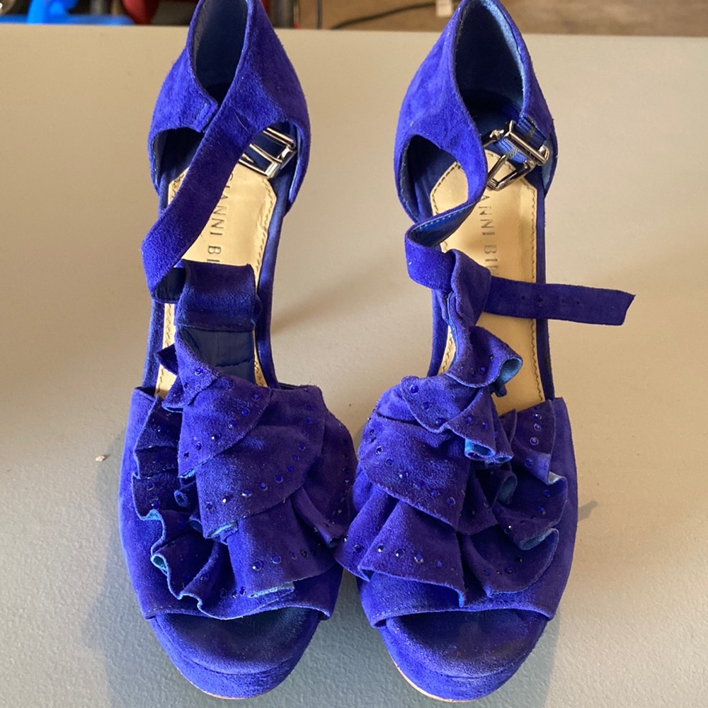 Gianni Bini blue suede heels - size 8 women - slightly worn